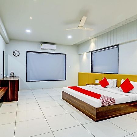 ホテルOyo 70752 Viram House Gorwa エクステリア 写真