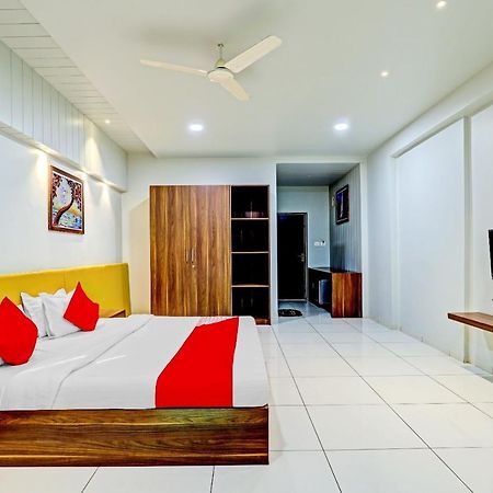 ホテルOyo 70752 Viram House Gorwa エクステリア 写真