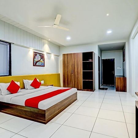 ホテルOyo 70752 Viram House Gorwa エクステリア 写真