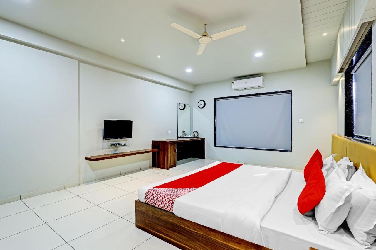 ホテルOyo 70752 Viram House Gorwa エクステリア 写真