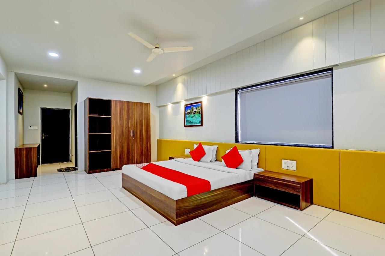 ホテルOyo 70752 Viram House Gorwa エクステリア 写真