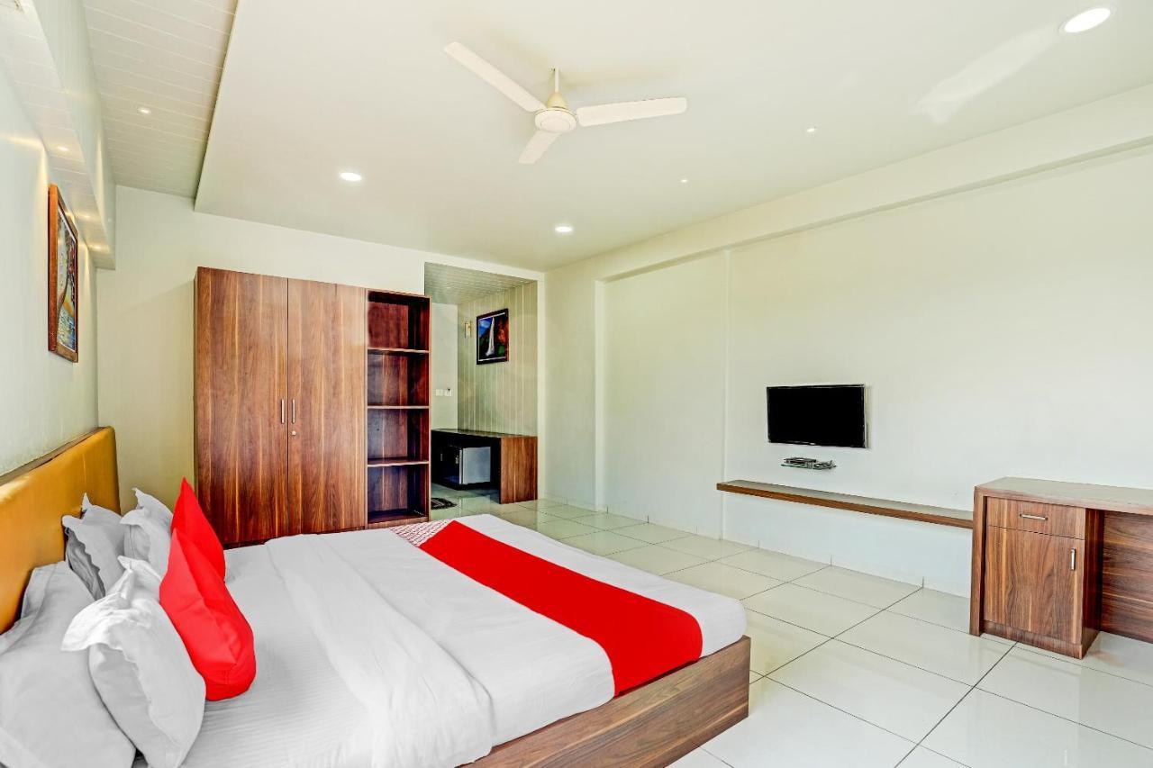 ホテルOyo 70752 Viram House Gorwa エクステリア 写真
