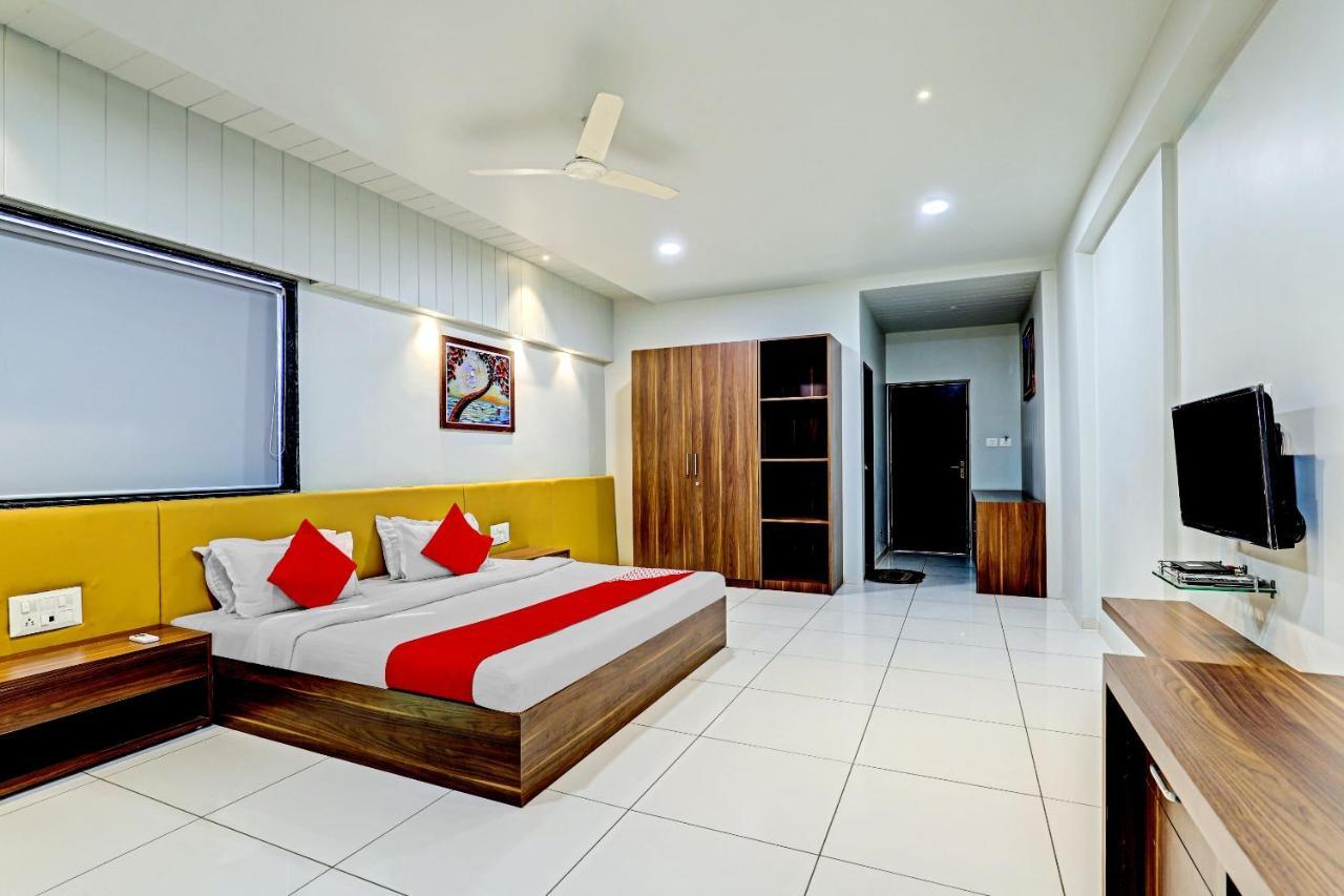 ホテルOyo 70752 Viram House Gorwa エクステリア 写真