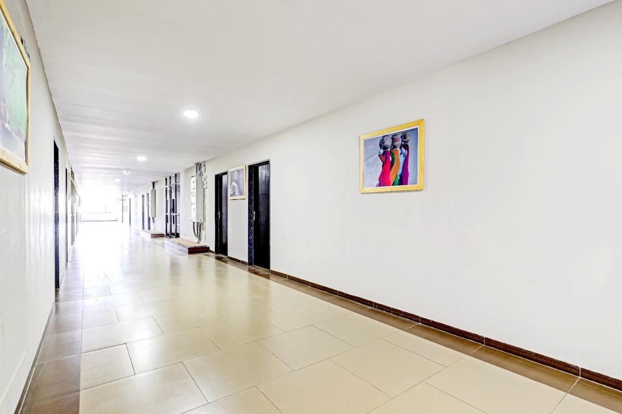 ホテルOyo 70752 Viram House Gorwa エクステリア 写真