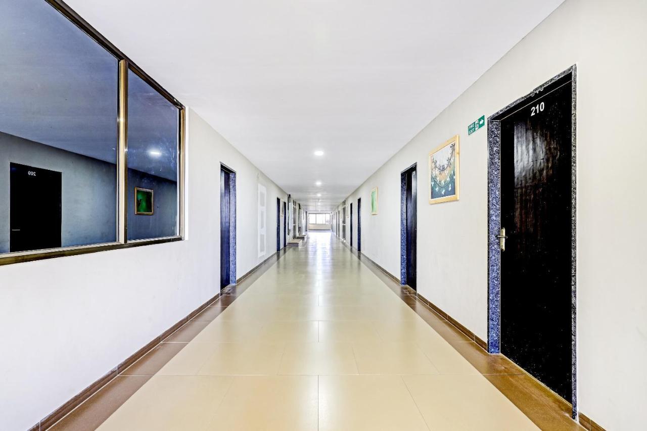 ホテルOyo 70752 Viram House Gorwa エクステリア 写真