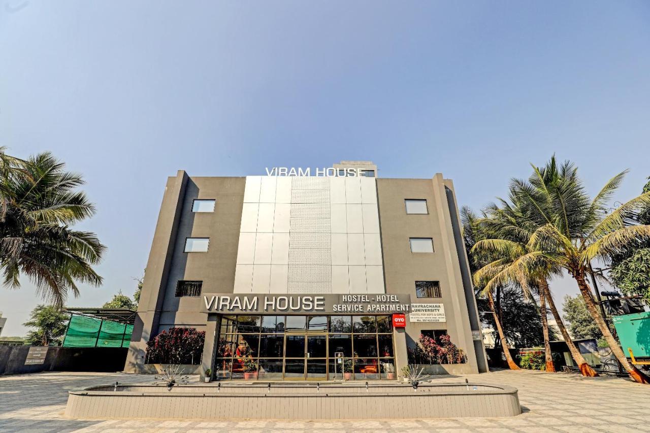 ホテルOyo 70752 Viram House Gorwa エクステリア 写真