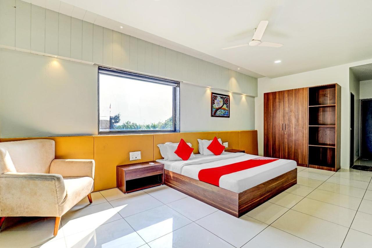 ホテルOyo 70752 Viram House Gorwa エクステリア 写真
