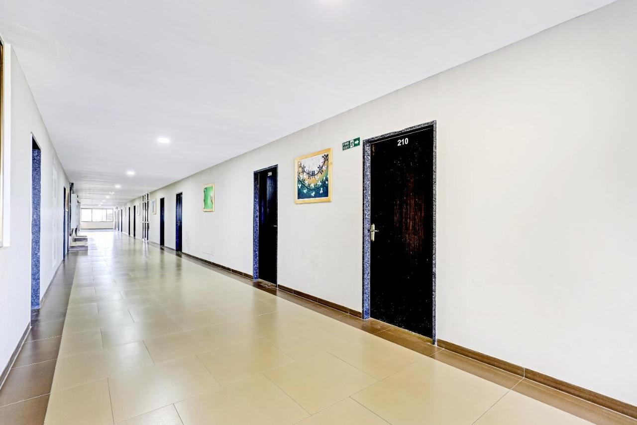 ホテルOyo 70752 Viram House Gorwa エクステリア 写真